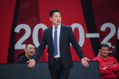 记者爆料李春江视频,揭秘篮球名帅的幕后故事